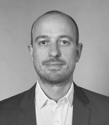 Portrait photograph of Nikolas Beeker FCIArb.